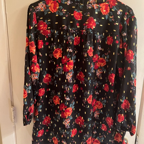 Jon & Anna Contemporary top. Blouse with flower print - Picture 4 of 5